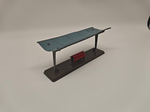 Bahnsteig mit dach aus - mit,