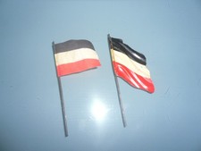 zwei Fahnen für Gebäude u